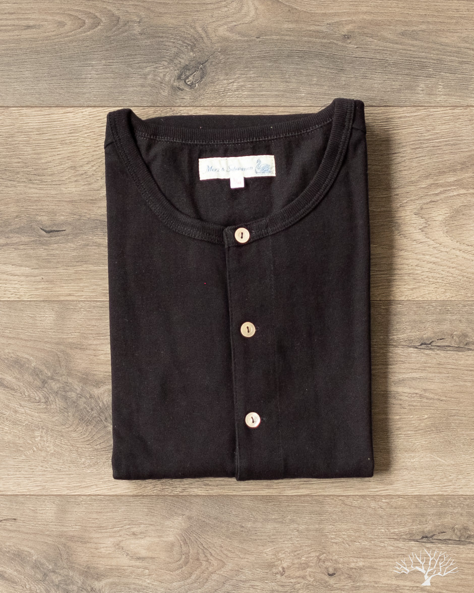 Merz b. Schwanen - 206 Long Sleeve Henley - Deep Black – Withered Fig