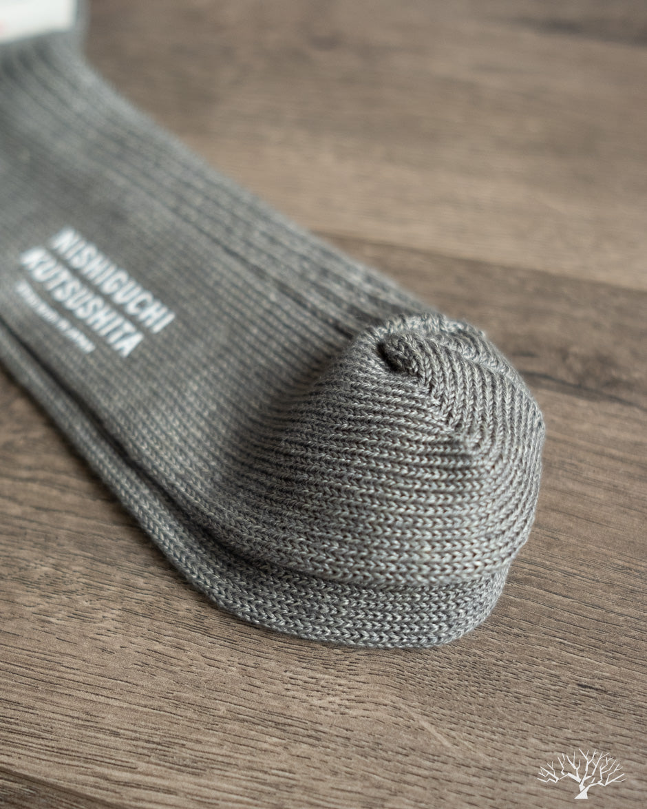 Nishiguchi Kutsushita Linen Socks | Deep Red