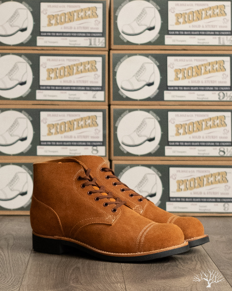 1940 ヴィンテージ　シュースタンド Dr. Sole - OZ Trooper Service Boot - Sunset Roughout – Withered Fig