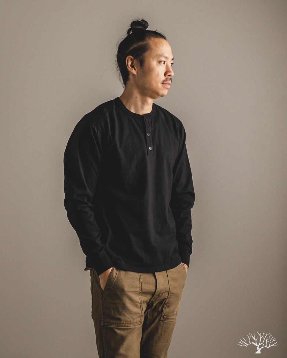 Flat Head FN-TSHL-004 - Long-Sleeve Henley T-Shirt - Black