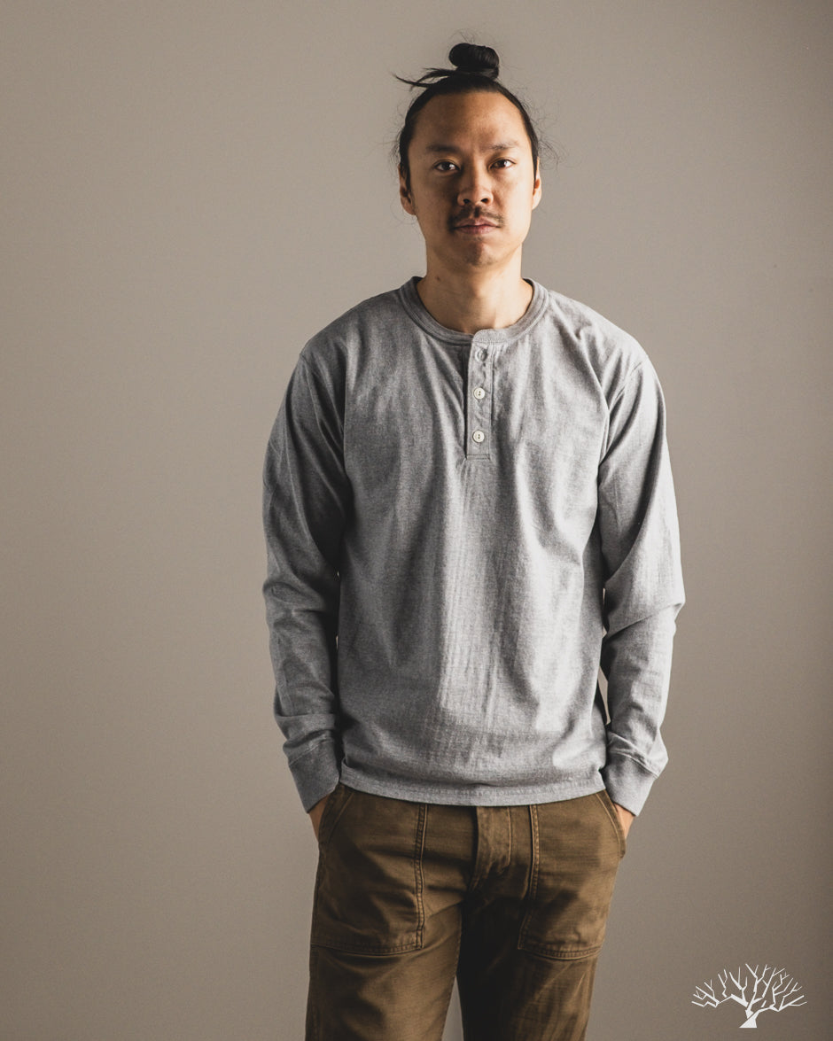 Flat Head FN-TSHL-004 - Long-Sleeve Henley T-Shirt - Grey