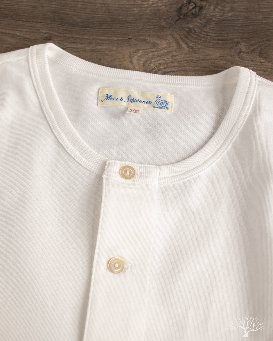 Merz b. Schwanen 2M06 Vintage Machine Refined Long Sleeve Henley - White