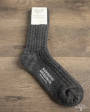 Nishiguchi Kutsushita Cashmere Ribbed Socks - Charcoal
