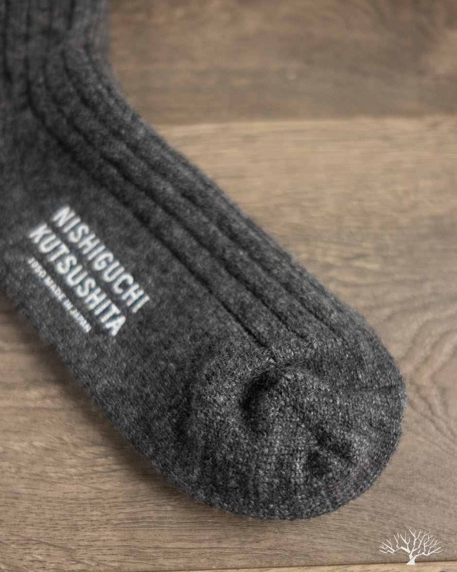 Nishiguchi Kutsushita Cashmere Ribbed Socks - Charcoal
