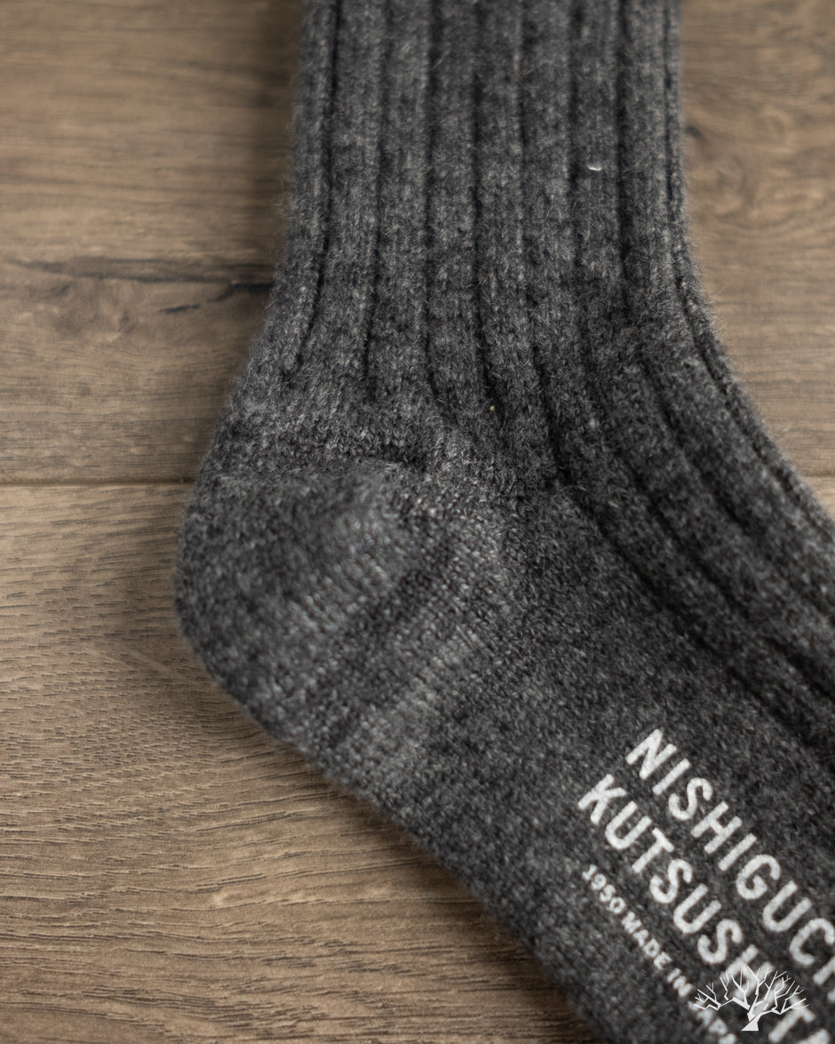 Nishiguchi Kutsushita Cashmere Ribbed Socks - Charcoal