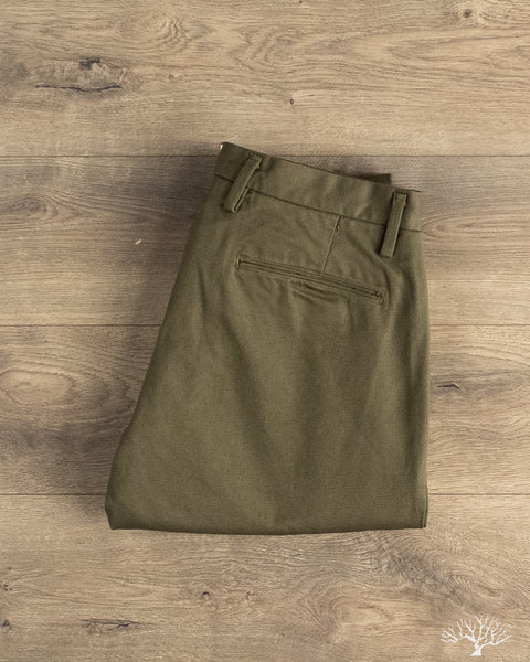 Seuvas - Chino 2-Tuck Trousers - Olive – Withered Fig