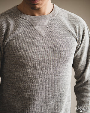 UES - Single Rib Knit V-Gusset Long Sleeve T-Shirt - Gray