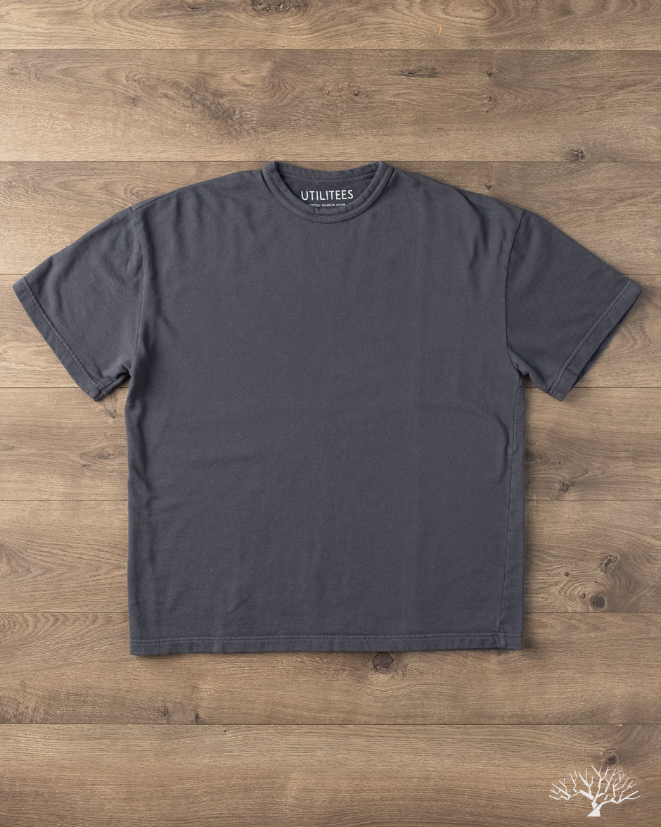 Utilitees UTIL-BT-CHA - 10oz Mini Fleece Crew Neck T-Shirt - Charcoal